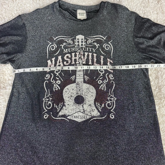Modish Rebel Nashville Metallic Oversized Graphic Tee T-Shirt Size Medium - Picture 7 of 12